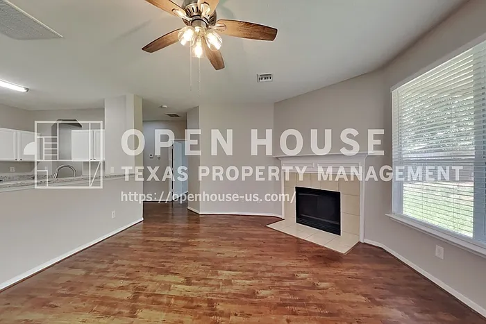 4 bed, 2.5 bath, 2725 sqft, $2,400 — Photo 3