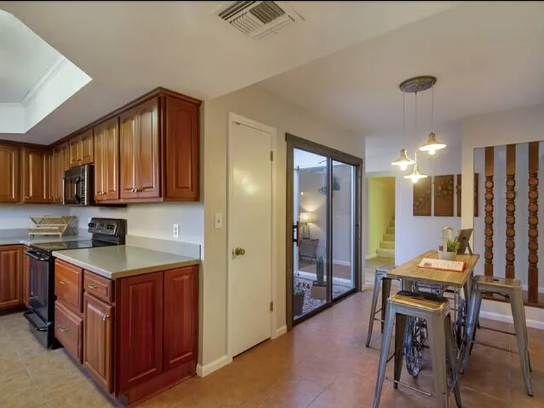 7647 E Medlock Dr — Photo 10