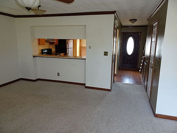 3rd image of 1392 Battleford Dr