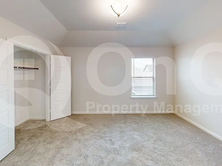 1840 Rosedale Ave — Photo 13
