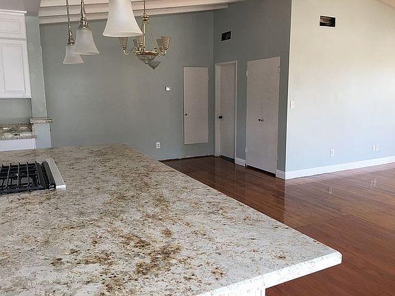 Large island with gas range