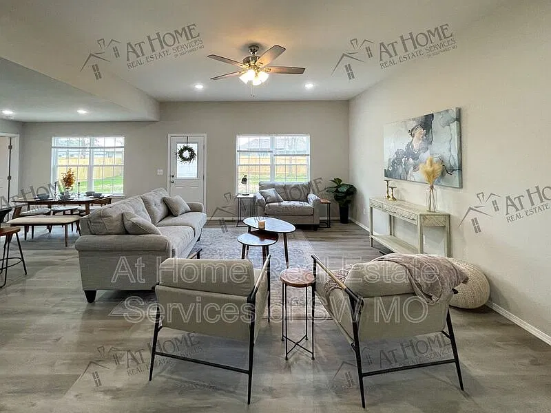 3 bed, 2.0 bath, 1365 sqft, $1,725 — Photo 4