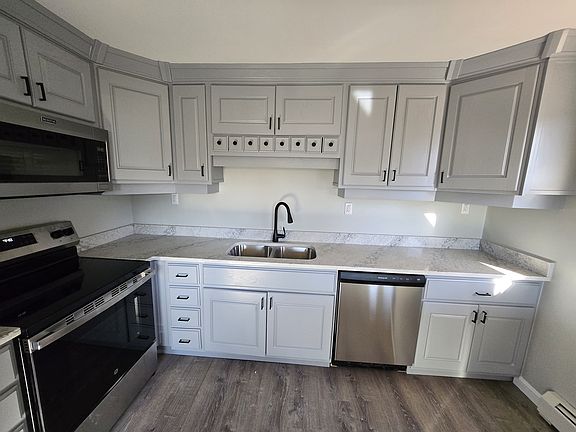 3rd image of 2 Sherwood Ln