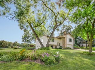 1254 Carlson Lake Ln, Eagan, MN 55123