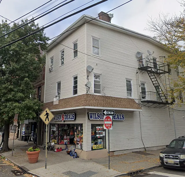 127 Wilson Ave #4