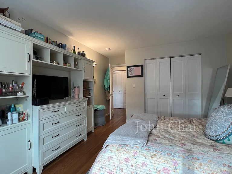 95 Sutherland Rd #2D — Photo 32