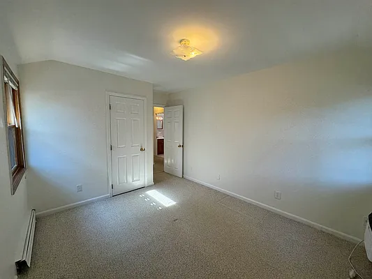 Rented by Luxian International Realty LLC | media 7