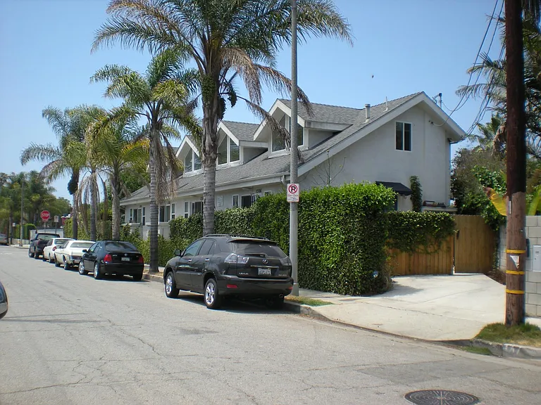 1300 Electric Ave — Photo 4