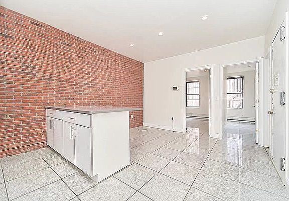 5th image of 2252 2nd Ave #3