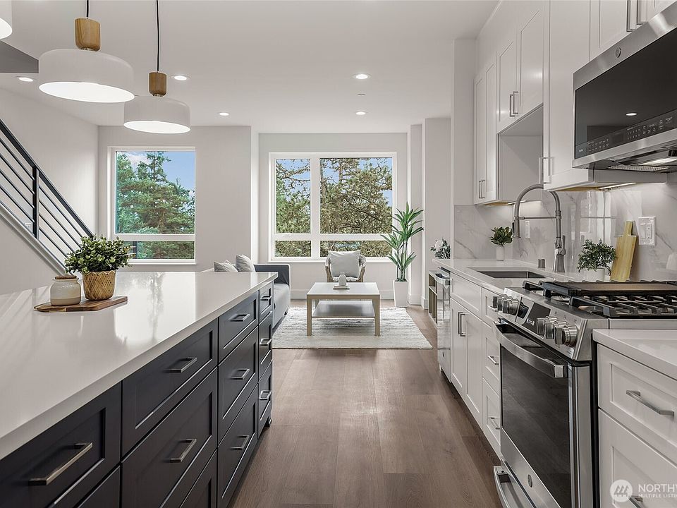 1st image of 8923 166th Avenue NE #101