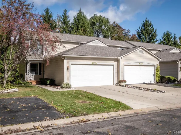 3158 Megan Dr, Waterford, MI 48328