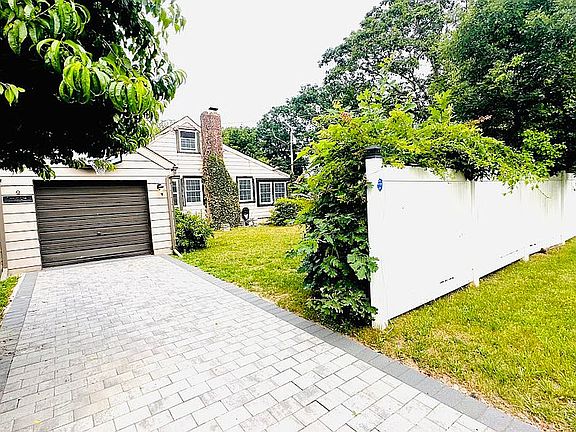 2nd image of 39 Oakdale Ave