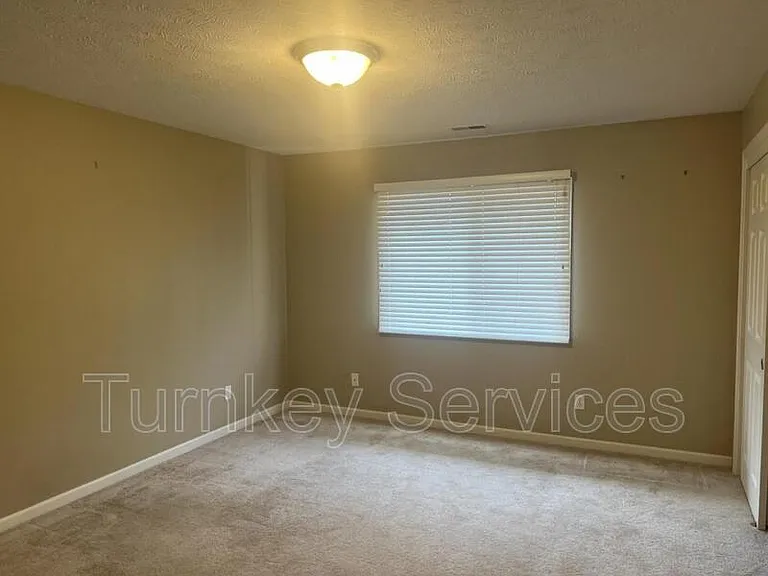 5016 California St #12 — Photo 5