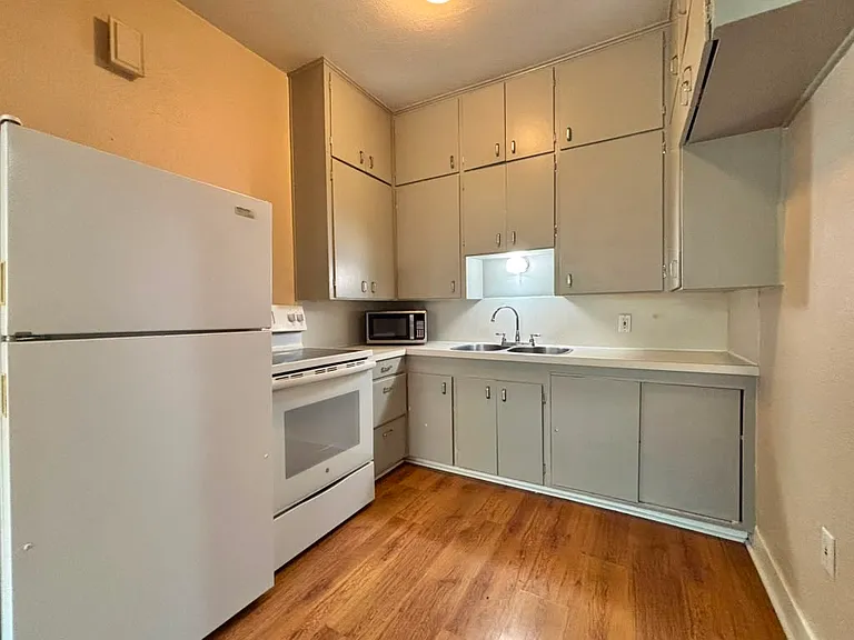 1635 W Pacific Ave #A — Photo 6