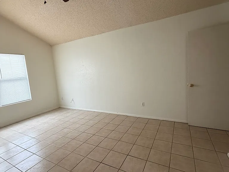 344 Bartlett Dr #E — Photo 32