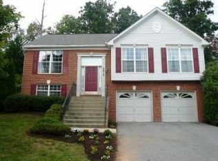 2213 Hampshire Dr, Hyattsville, MD 20783