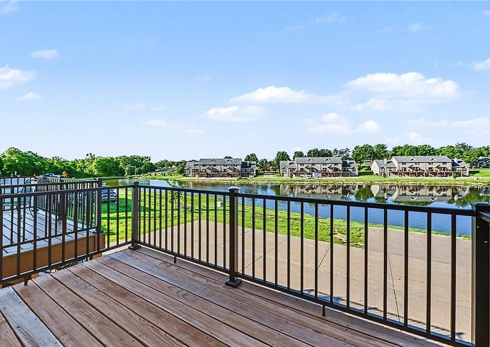 1st image of 145 Stonebridge Ln #145