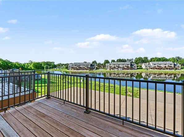 145 Stonebridge Ln #145, Smithville, MO 64089