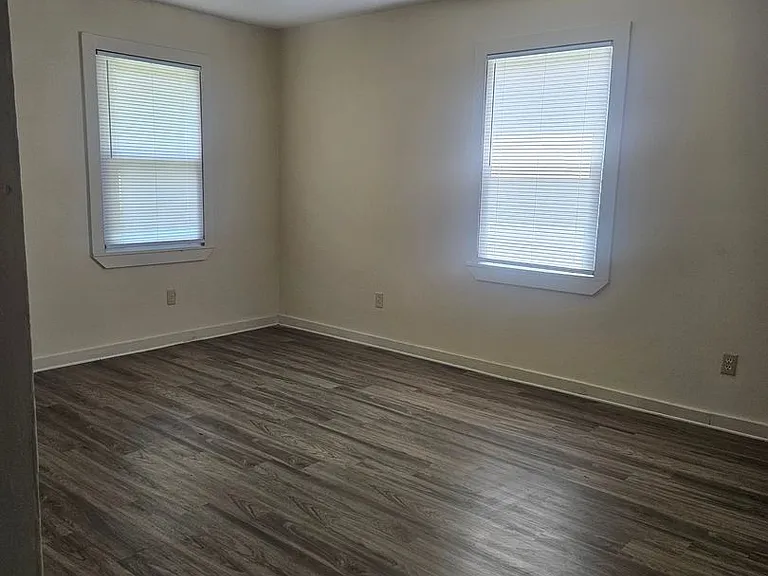 104-204 McNeill Ln — Photo 3