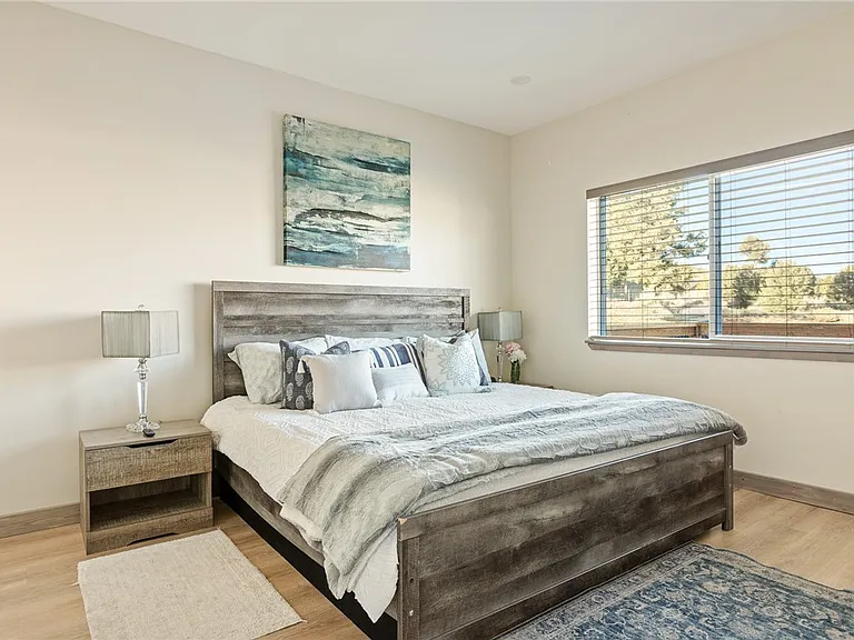 1215 Valley View Dr — Photo 13
