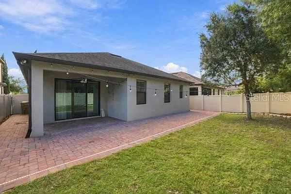 4 bed, 2.0 bath, 2092 sqft, $2,700 — Photo 4