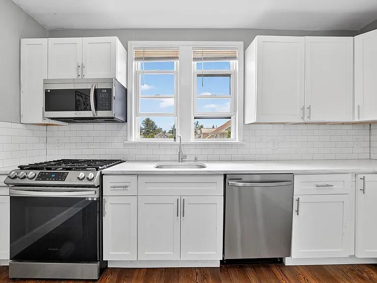 86 Curie Ave #2 — Photo 4