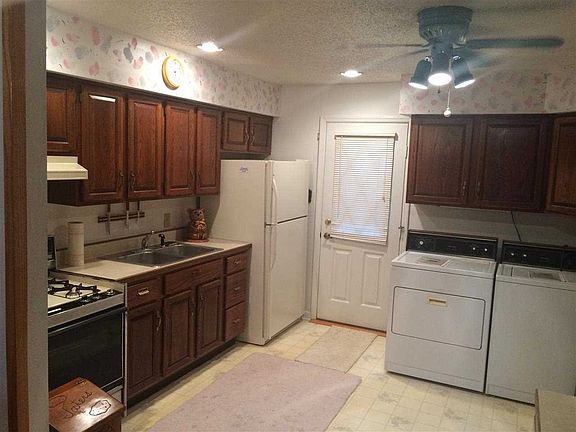 5th image of 1767 S Parker Dr
