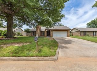 10 N Gilpin Ave, Shawnee, OK 74804