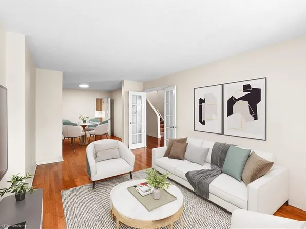 27 Wilsonview Ave #4, Guelph, ON N1G 2W5