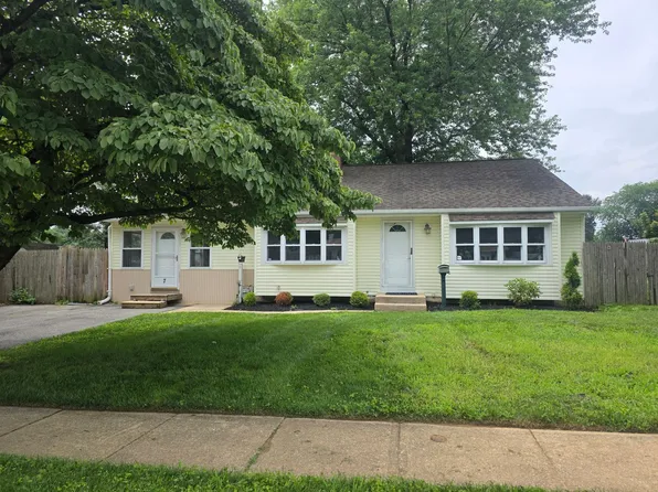 7 Todd Ln, Newark, DE 19713