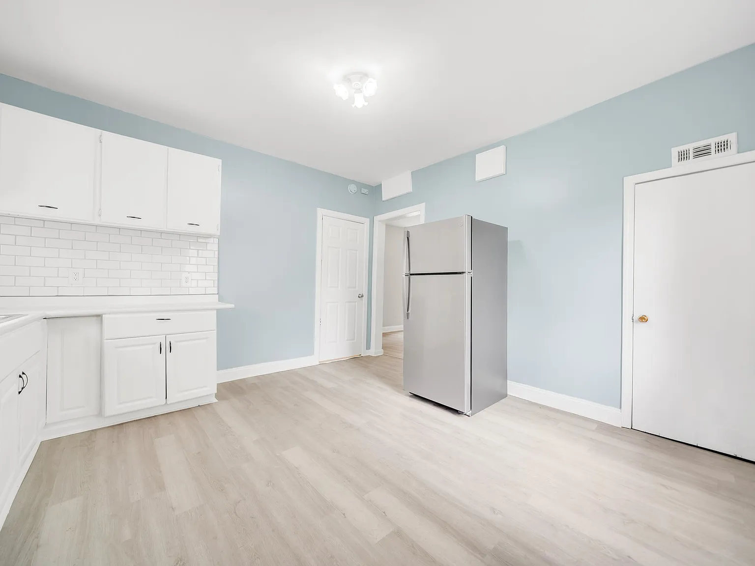 4 bed, 1438 sqft, $2,050 — Photo 3