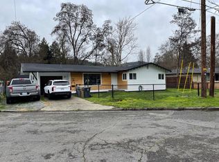 1326 NW Gilbert Way, Grants Pass, OR 97526