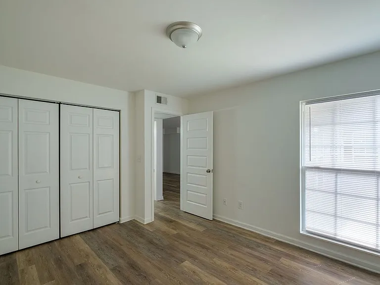 Golden Gate Townhomes — Photo 41