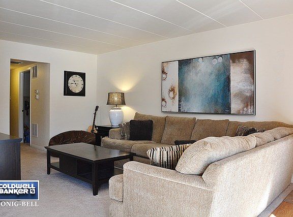 3rd image of 15114 Evergreen Dr