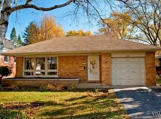 438 Highcrest Dr, Wilmette, IL