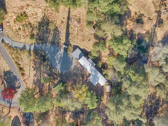 3rd image of 19431 Mount Hope Ln