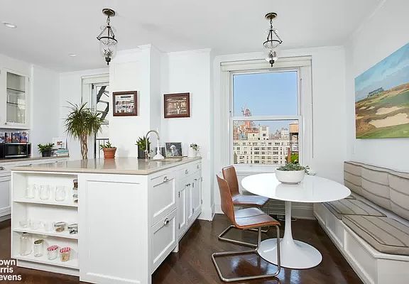 3rd image of 215 E 72nd St APT 11W