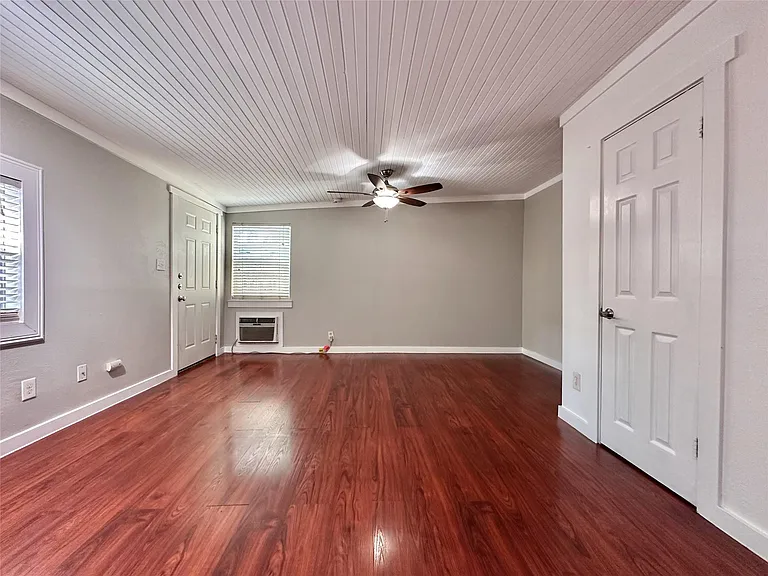 2103 E 16th St #ANNEX — Photo 14