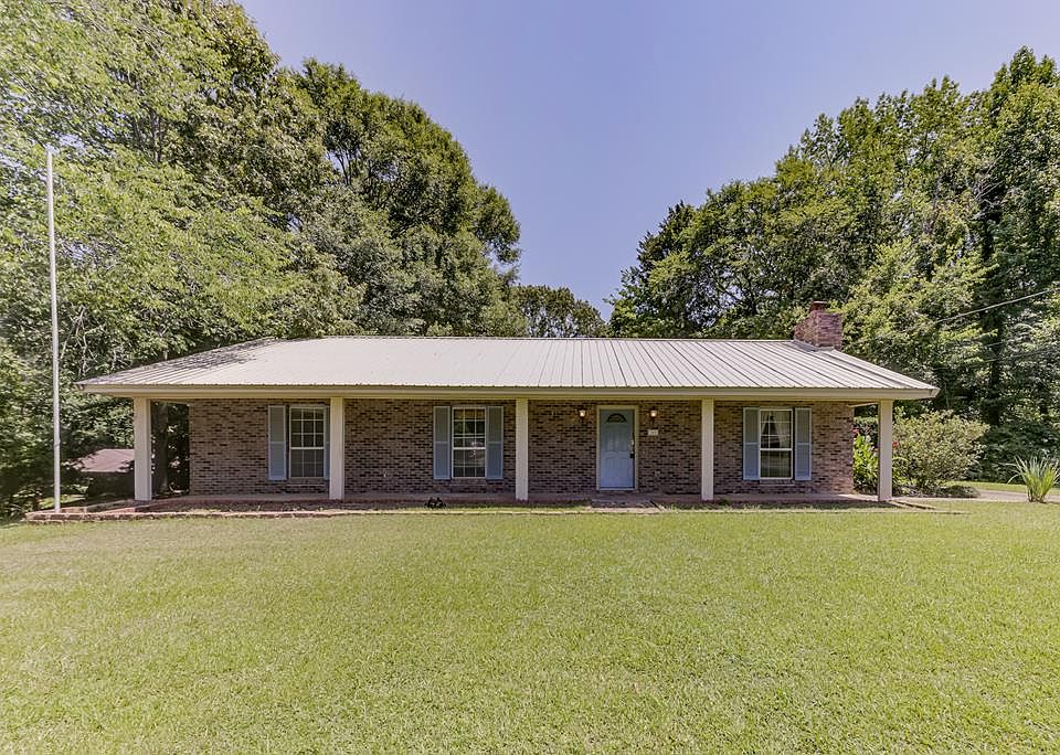 1st image of 102 Wedgewood Cir