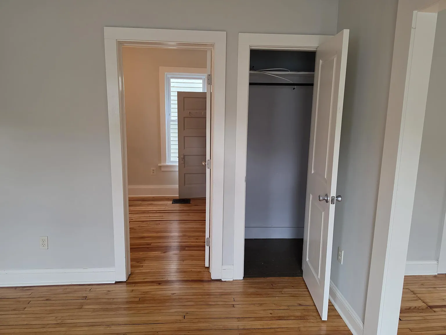 75 McLean St — Photo 2