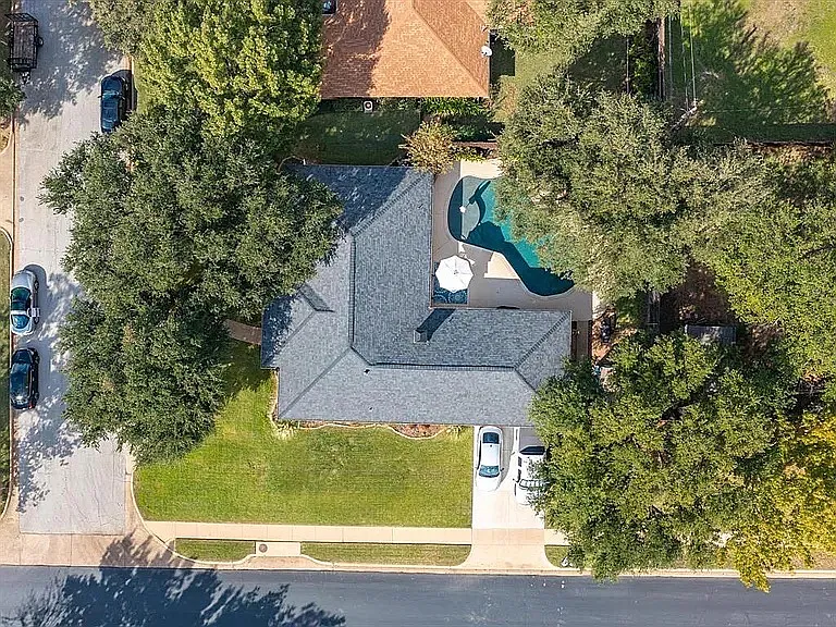 2020 Normandy Dr — Photo 27