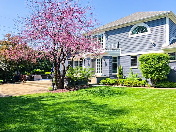 3rd image of 801 Essex St