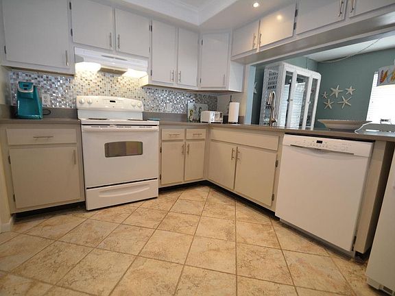 3rd image of 539 Taylor Ave #539