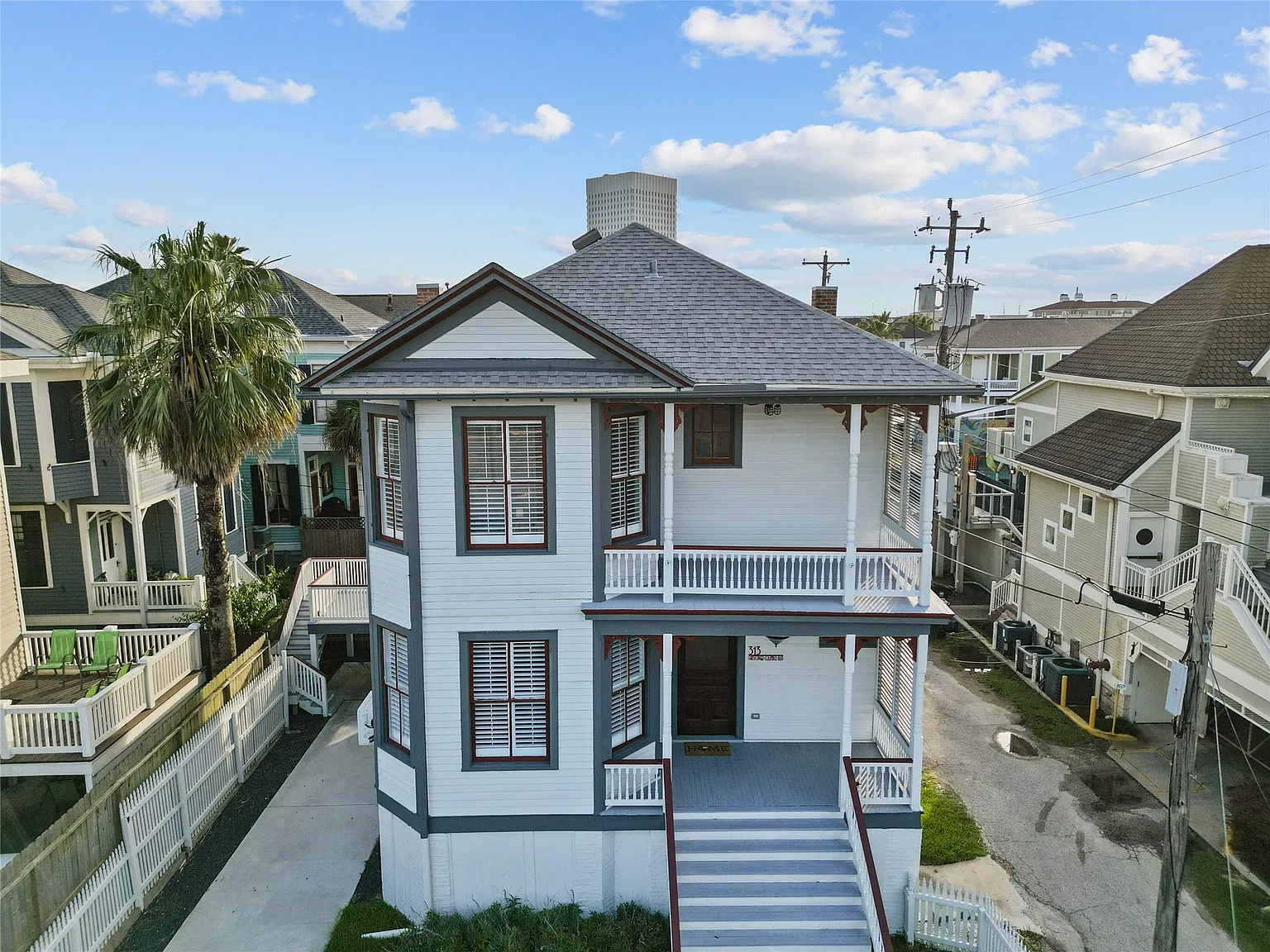 4 bed, 2.0 bath, 1538 sqft, $3,600 — Photo 1