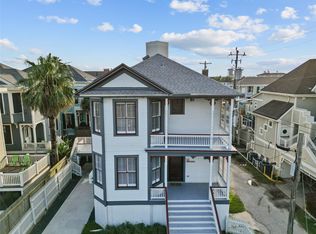 313 Christopher Columbus Blvd, Galveston, TX 77550