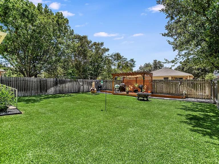 1021 Doras Dr — Photo 15