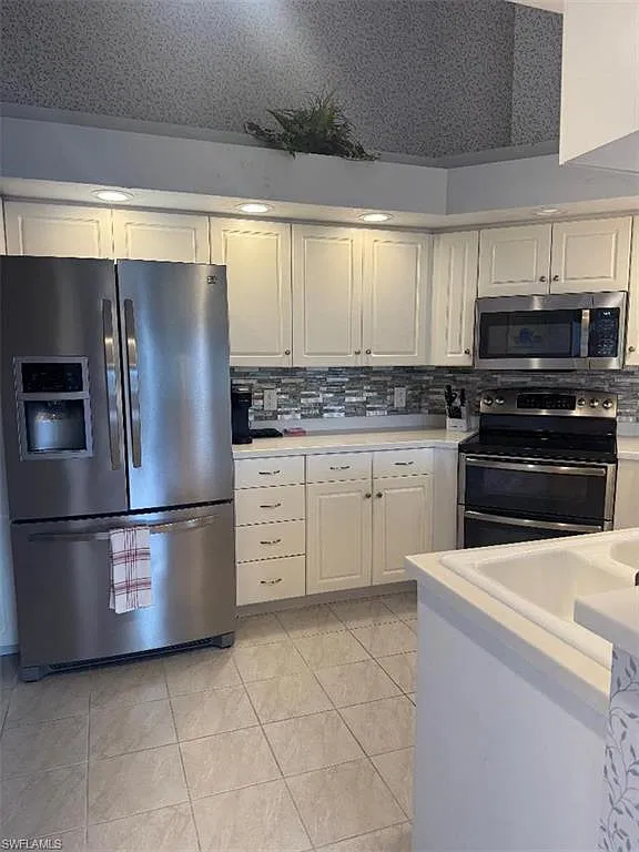 2 bed, 2.5 bath, 1720 sqft, $6,500 — Photo 3