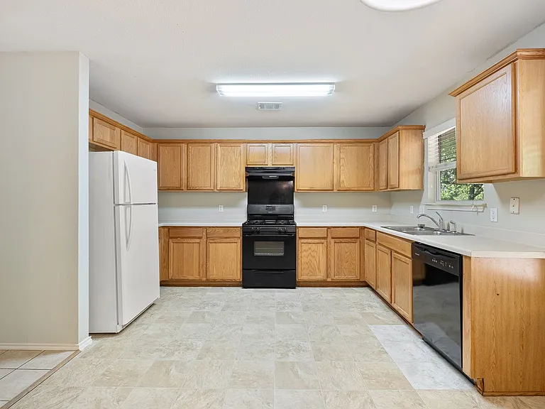 808 Flatters Way — Photo 6
