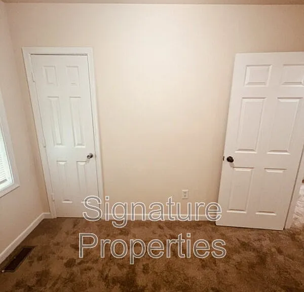 555 Fairfax Ave #G — Photo 21