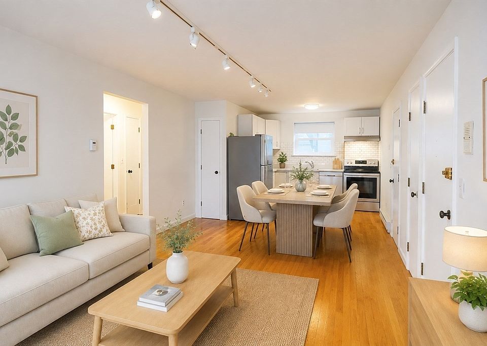 1st image of 104 Trowbridge St APT 4